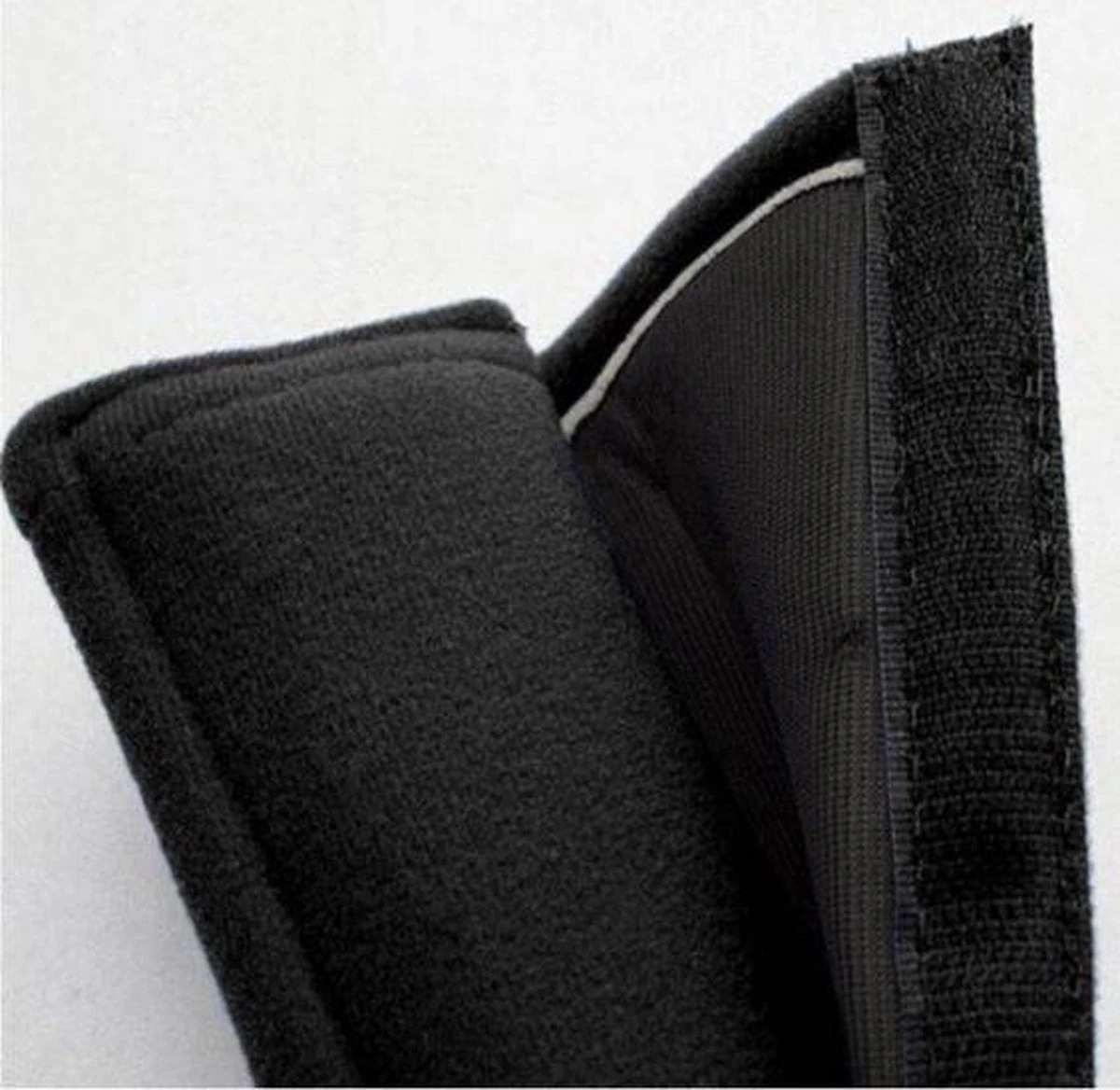 Merkloos Gordelbeschermer - Gordelhoes - Gordelbeschermhoes - Extra Zacht Gordelkussen Voor Kinderen - Gordelhoezen - Zwart 1st 5 Merkloos Gordelbeschermer - Gordelhoes - Gordelbeschermhoes - Extra Zacht Gordelkussen Voor Kinderen - Gordelhoezen - Zwart 1st - Afbeelding 3