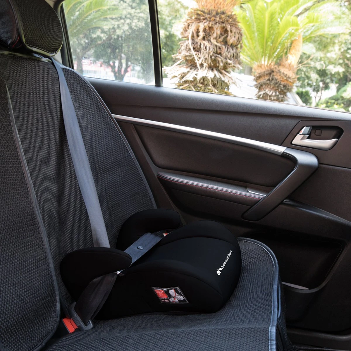 Bebeconfort Manga Safe Zitverhoger - Full Black - Lichtgewicht 6 Bebeconfort Manga Safe Zitverhoger - Full Black - Lichtgewicht - Afbeelding 4