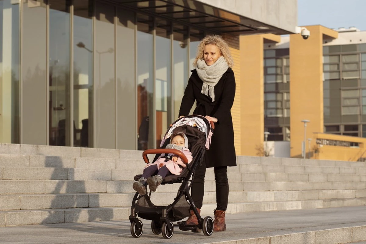 Momi Estelle Pink Wandelwagen WOSP00004 19 Momi Estelle Pink Wandelwagen WOSP00004 - Afbeelding 17