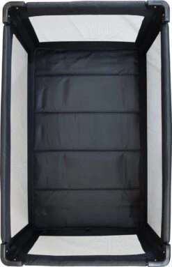 Deryan Luxe Campingbed Compleet - 120x60cm - Bodemverhoger - Verschoonblad - Opbergmand - Zwart -Auto Zit Verkoop 774x1200 1