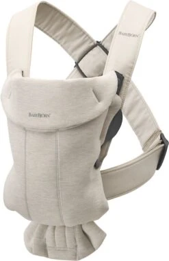 BabyBjörn Draagzak Mini - 3D Jersey - Lichtbeige -Auto Zit Verkoop 779x1200 1