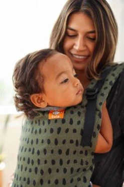 Tula Free To Grow Emerge Ergonomische Draagzak - Vanaf ‘geboorte’ Te Gebruiken - Makkelijk Verstelbaar - Comfortabel Voor Ouder En Kind 15 Tula Free To Grow Emerge Ergonomische Draagzak - Vanaf ‘geboorte’ Te Gebruiken - Makkelijk Verstelbaar - Comfortabel Voor Ouder En Kind -Auto Zit Verkoop 799x1200 47