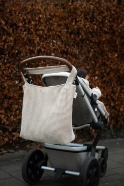 Koeka Mom Bag Vik - Zand -Auto Zit Verkoop 799x1200 5