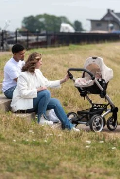 Dooky Seat Cover 0+ Autostoelhoes - Romantic Leaves Black 11 Dooky Seat Cover 0+ Autostoelhoes - Romantic Leaves Black -Auto Zit Verkoop 805x1200 6