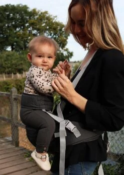 Deryan Pack Light Luxe Heupdrager - Ergonomische Draagzak + Opbergvakjes Grijs -Auto Zit Verkoop 855x1200 5