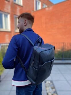 Sivayes Lilly - Modern - Luiertas - Rugzak - Met Isolerende Flessenhouder - Zwart -Auto Zit Verkoop 900x1200 4